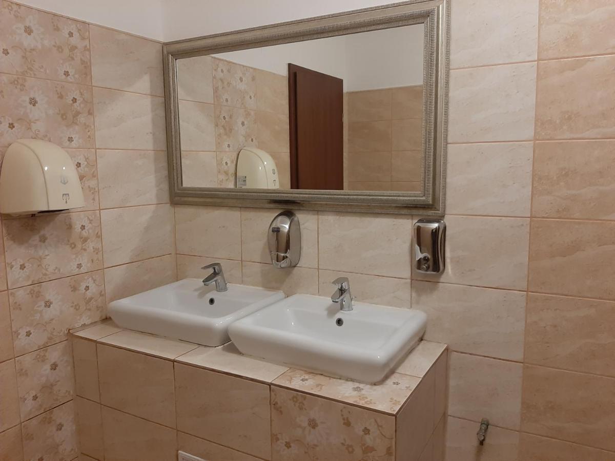 Hotel Condor Oravita Dış mekan fotoğraf